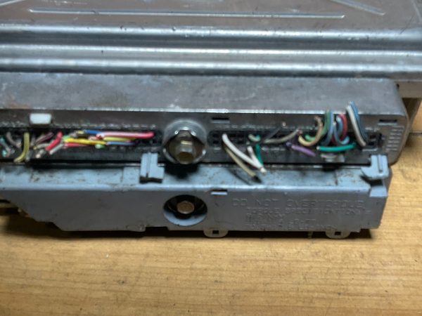 2004-2005 Chevrolet Impala Engine Computer Module ECM ECU 12583827 YFXS OEM