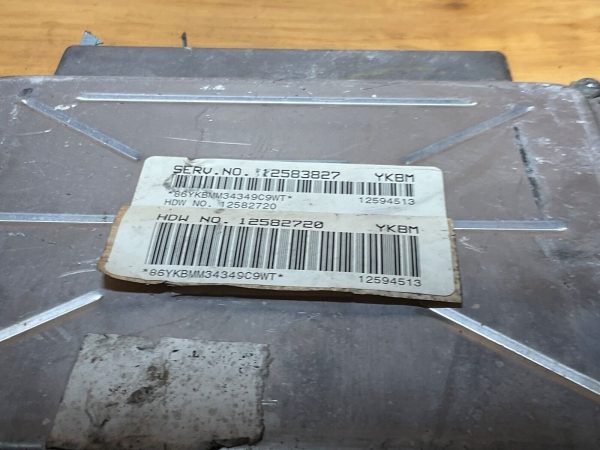 2004-2005 Chevrolet  Impala  Engine Computer Module ECM ECU 12583827 YKBD - Image 4
