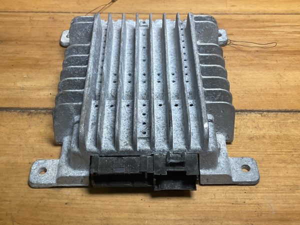 2004-2006 Infiniti G35 Bose Radio Stereo Audio Amplifier 28061 AC300