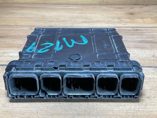 2004 Mitsubishi Galant Engine Computer Module  ECU ECM 1860A226 - Image 4