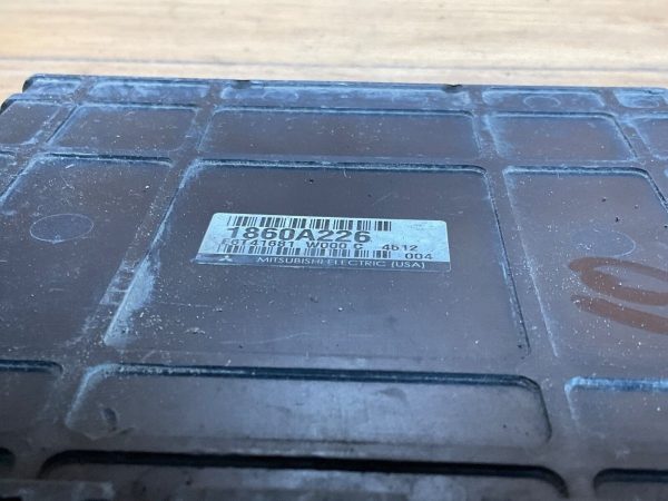 2004 Mitsubishi Galant Engine Computer Module  ECU ECM 1860A226 - Image 5