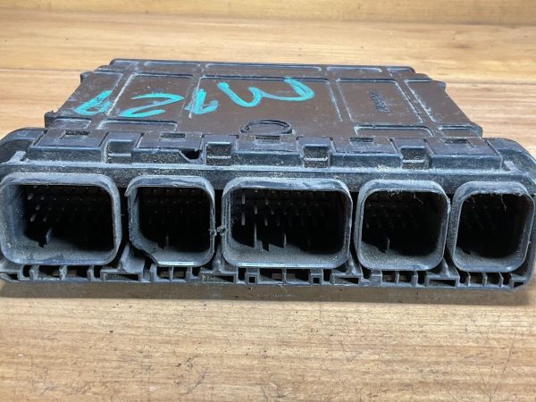 2004 Mitsubishi Galant Engine Computer Module  ECU ECM 1860A226