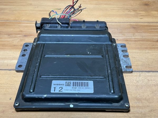 2004 NISSAN Engine Computer Module 3.5L A/T ECU ECM P/N: MEC85-940 D1 4Z03