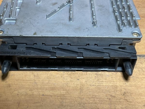 2004 Volvo XC90  Engine Control Module Computer ECM ECU OEM  0261207227 - Image 4