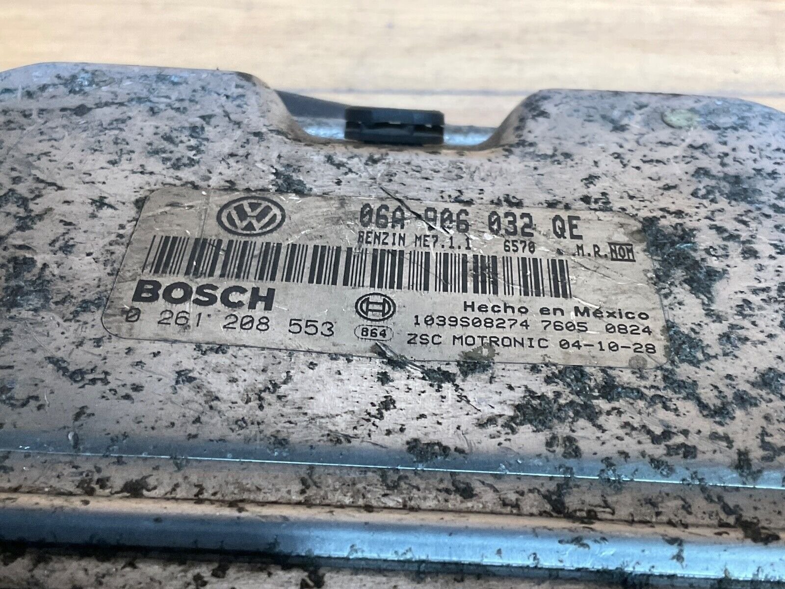 2005-06 Volkswagen Jetta 2.5 Engine Computer Module ECM ECU 06A 906 032 QE - Image 4