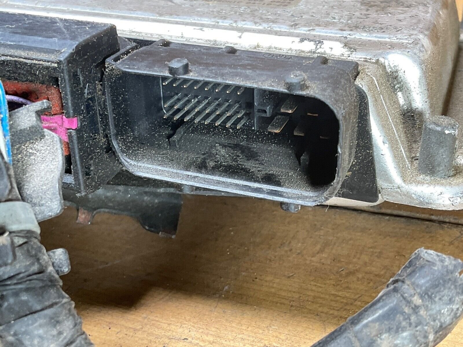 2005-06 Volkswagen Jetta 2.5 Engine Computer Module ECM ECU 06A 906 032 QE - Image 5