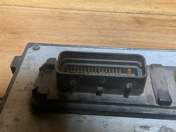 2005-2006 Chevrolet  Cobalt  Engine Computer Module ECU ECM OEM 1258999 - Image 3