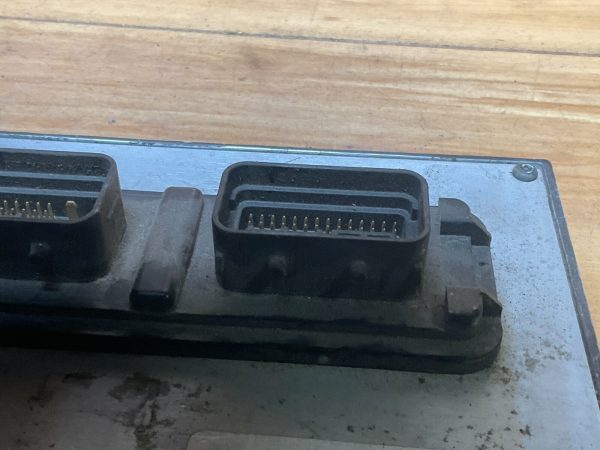 2005-2006 Chevrolet  Cobalt  Engine Computer Module ECU ECM OEM 1258999 - Image 5