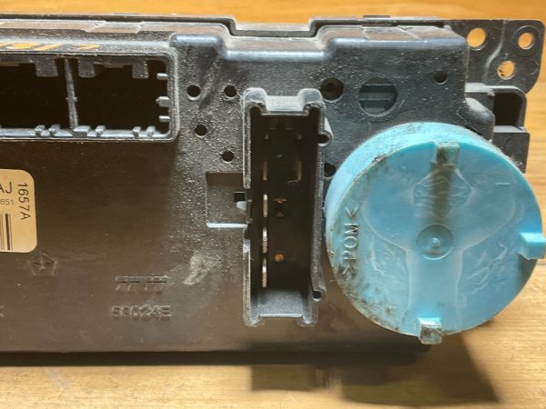 2005-2007 Chrysler 300 Climate Control Temperature Module OEM 55111870AJ - Image 4