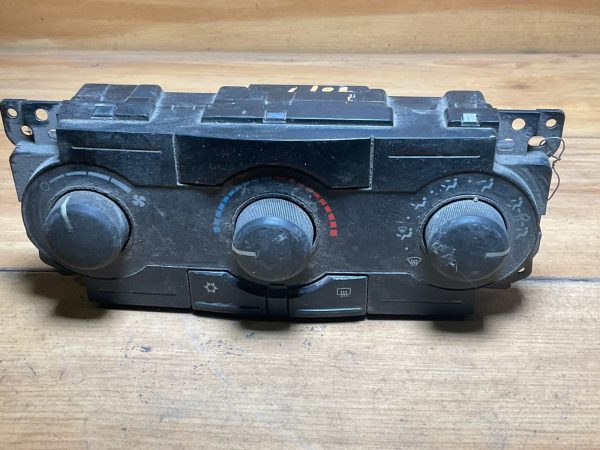 2005-2007 Chrysler 300 Climate Control Temperature Module OEM 55111870AJ