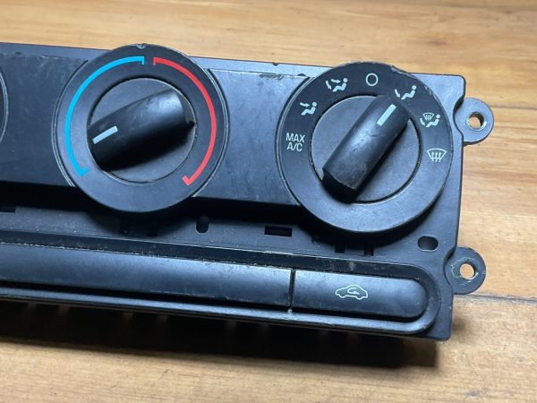 2005-2010 Ford F250 Climate Control Module  OEM 19980ENMHA - Image 4
