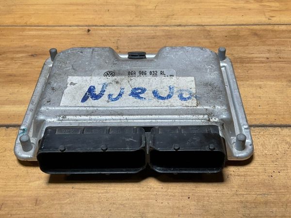 2005 VW Beetle Engine Computer Module ECU ECM P/N: 06A 906 032 RL