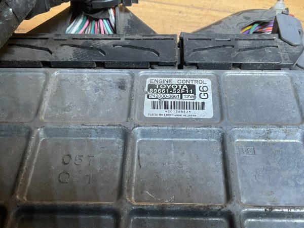 2006-2007 Toyota Yaris Engine Computer Module ECM ECU OEM 89661-52F11 - Image 5