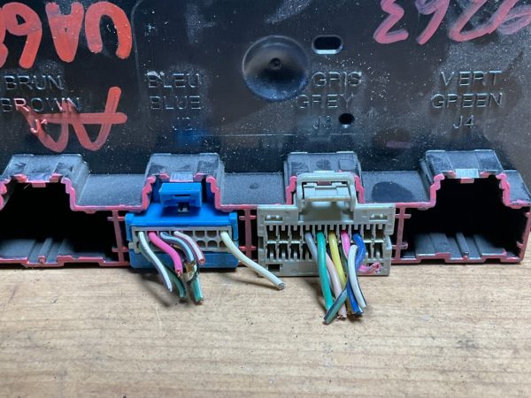 2006-2011 Chevrolet  Impala  Dual Zone Climate Temperature Control OEM 20861784 - Image 3
