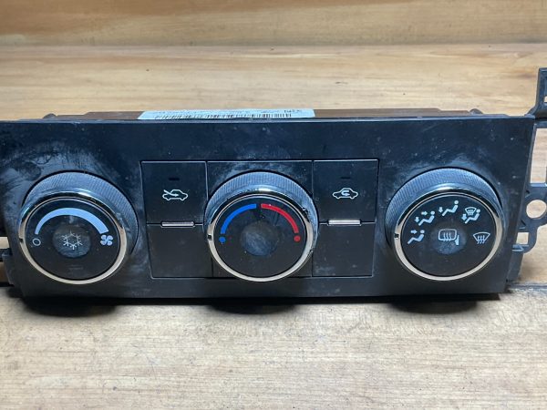 2007-2009 GMC Sierra Climate Control Temperature Unit OEM 20787117