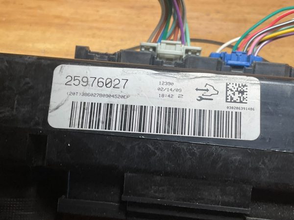 2007-2009 Pontiac Torrent  Climate Control Temperature Module OEM 25976027 - Image 4