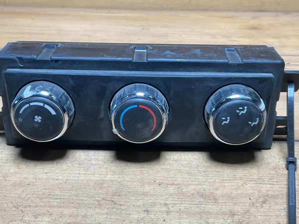 2008-2012 Dodge Grand Caravan Rear Climate Control Temperature Unit 55111810AD