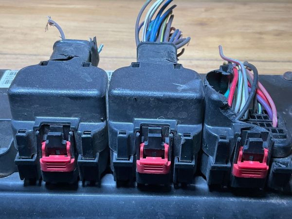 2009-10 Jeep Grand Cherokee 3.7 Engine Computer Module  ECU ECM 68028155AD - Image 3