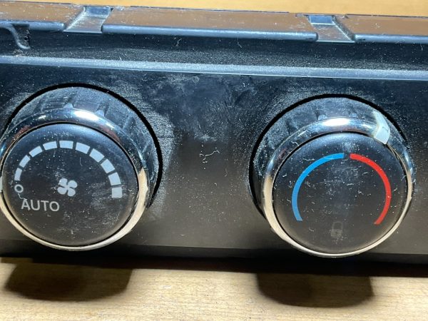 2009-2010 Dodge Journey Climate Control Temperature Unit OEM  55111812ad - Image 3