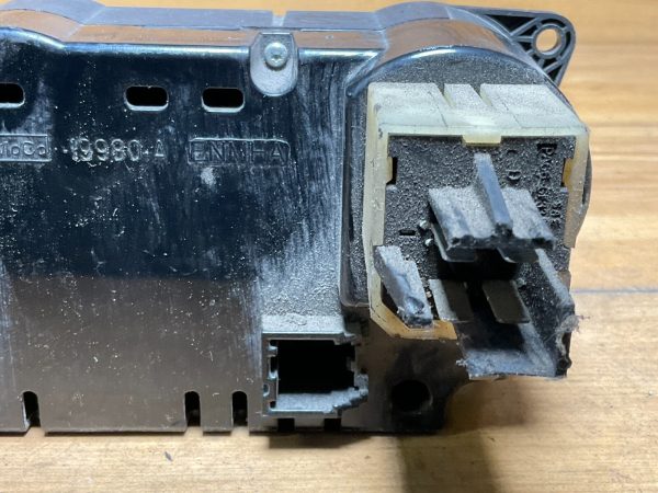 2009-2012 Ford  Escape  Temperature Climate Control  AL94-19980-AB - Image 6