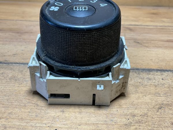 2009-2013 Toyota Corolla A/C Blower Fan Control Switch Knob OEM 75d402 - Image 3