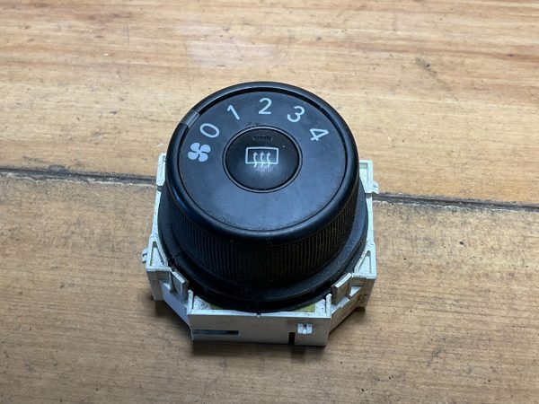 2009-2013 Toyota Corolla A/C Blower Fan Control Switch Knob OEM 75d402