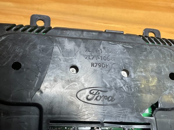 2009 Ford Expedition Speedometer Instrument Cluster OEM 9L1T-10849-GD - Image 6