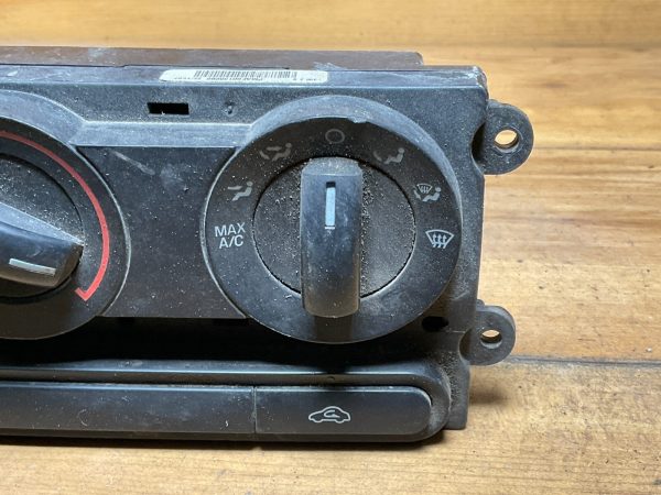 2009 Ford  F-250 Climate Control  Module OEM 7C3T-19980-AE - Image 4