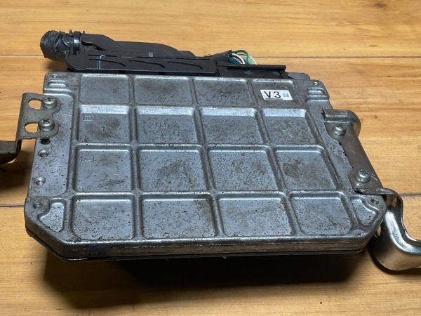 2010-2011 Toyota ECM ECU Engine  Computer Module P/N: 89661-47580 - Image 5