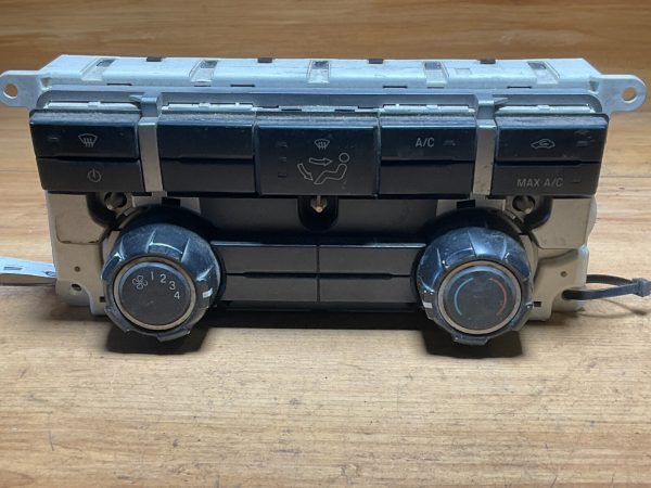 2010 Ford F-150 A/C Temperature  Heater Climate Control OEM AL34-19980-AF