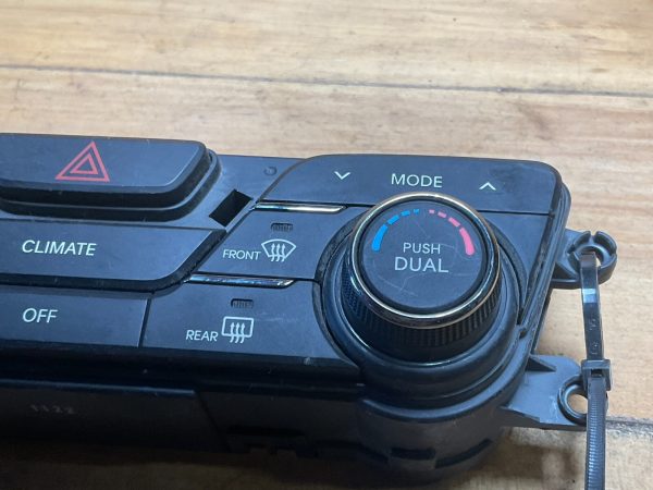 2011-2013 Kia Optima Climate Control Unit OEM 97250-2TXXX - Image 4