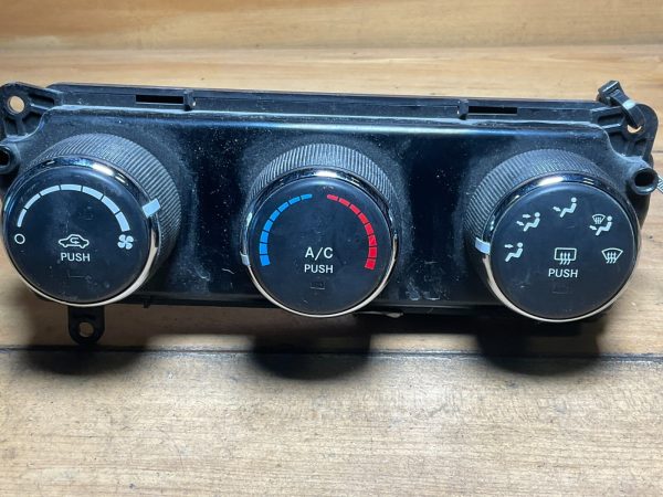 2011-2017 Jeep Compass Patriot Climate Control Temperature Unite 55111278AE