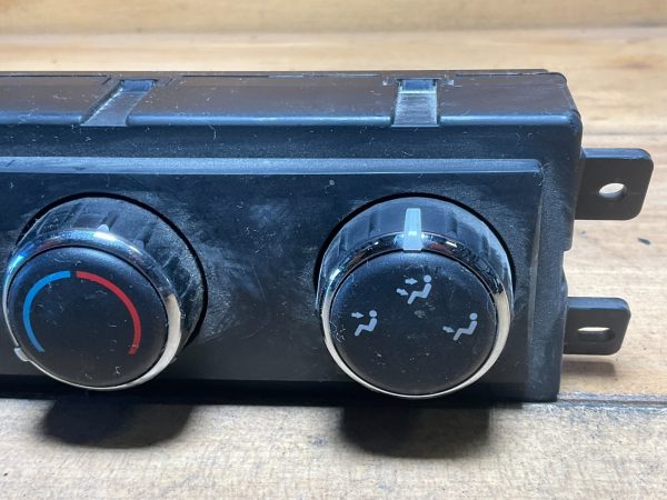 2011 Dodge Caravan Climate Control Module OEM 55111967AA - Image 6