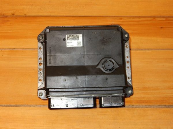 2011 Toyota Prius Alpha ECU Engine Control Unit P/N: 89661-47380 12V