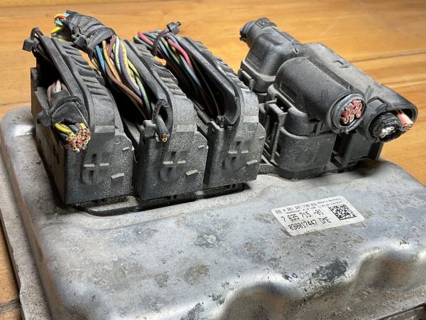 2012-13 BMW 528i Engine Computer Module ECM ECU 763571501 - Image 4