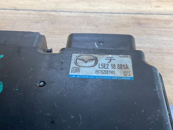 2012-14 Mazada 5 Engine Computer Module ECM ECU  L5E2 18 881A - Image 3