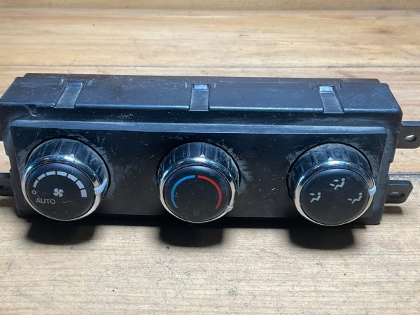2012-2016 Chrysler Town & Country Climate Control Module 55111313ab
