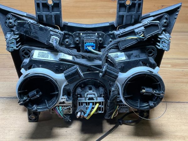 2013-2015 Chevrolet Trax Climate Temperature Control Unit OEM 95332716 - Image 8