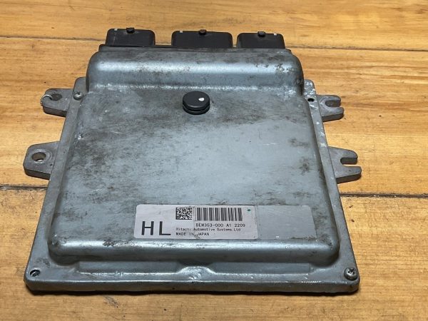 2013 - 2015 Nissan Rogue Engine Computer Module ECM ECU  BEM353-000 A1