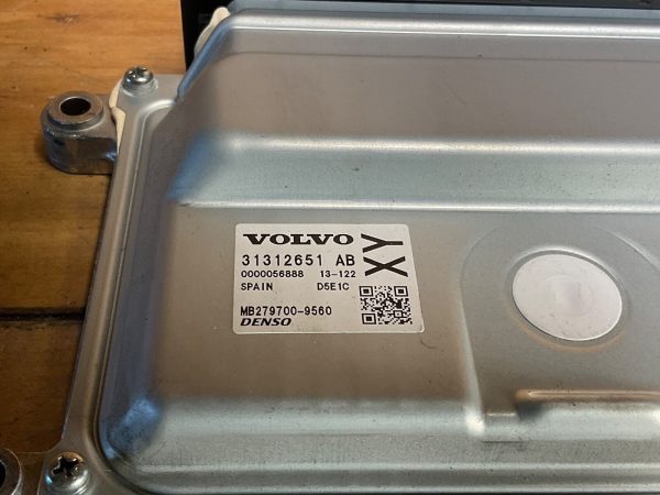 2014-16 VOLVO S60 Engine Computer  Module ECU ECM 31312651 - Image 3