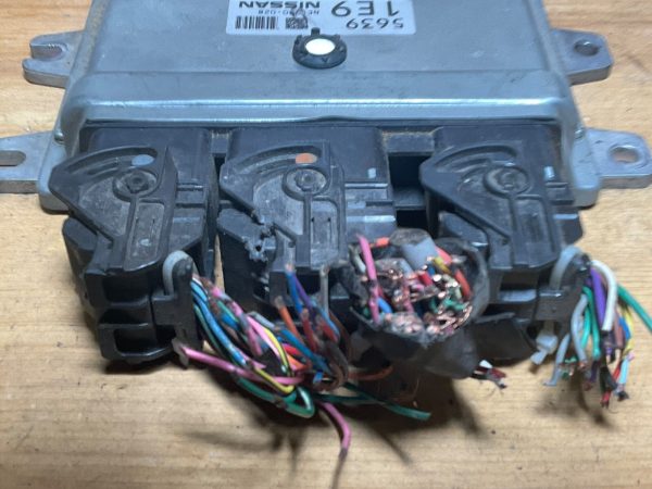 2014-18 Nissan Versa 1.6 Engine Control Module ECM ECU NEC980-028 - Image 5