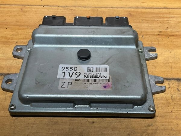 2014-2015 Nissan Versa Engine Computer Module ECM ECU PCM NEC980-043
