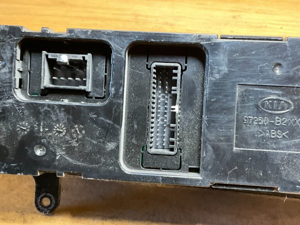 2014-2016 Kia Soul Climate Control Temperature Unit 97250-b2at1asb - Image 7