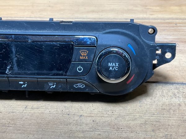 2014 Fiat 500 Climate Control Module DM5T-18C612-AK - Image 4
