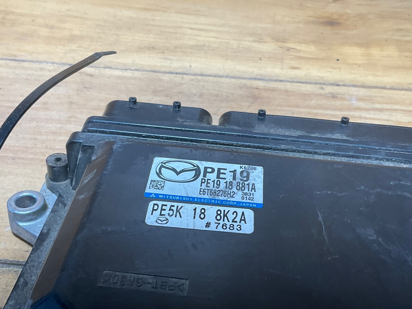 2014 Mazda 3 2.0L ECM ECU Engine Computer Module ECM PCM PE19 18 881A - Image 3