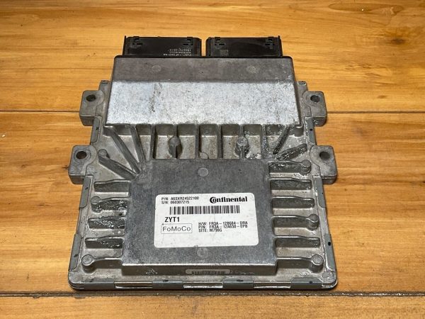 2015 15 Ford Mustang V6  Computer Engine Control ECU ECM P/N FR3A-12A650-EPB