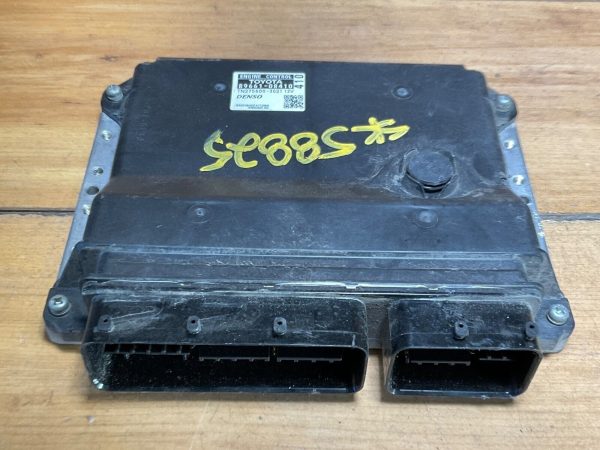 2015-2016 Toyota Sienna Engine Computer Module ECM ECU 89661-08410