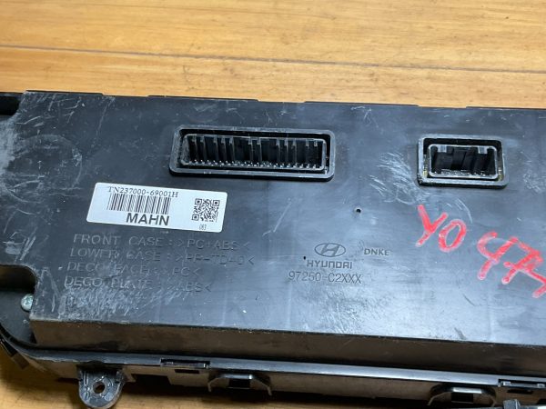2015-2017 Hyundai Sonata Climate Control Temperature Unit OEM 97250-C2010 - Image 4