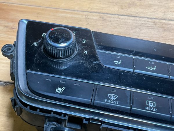 2015-2017 Hyundai Sonata Climate Control Temperature Unit OEM 97250-C2010 - Image 6