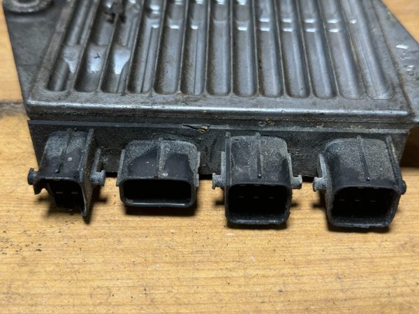 2015-2019 LEXUS RC F Air and Fuel Control Module 89871-30040 OEM - Image 5